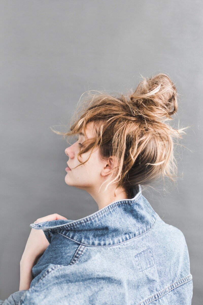 back-view-of-woman-holding-her-denim-jacket-789812-1-800x1200-2